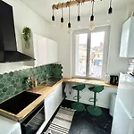 Entier En Plein Coeur Du Centre